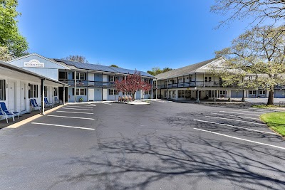 Photo 4 of Even'tide Resort & Cottages